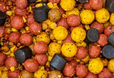 Ce nadă folosești vara la crap – ghid complet pentru capturi garantate